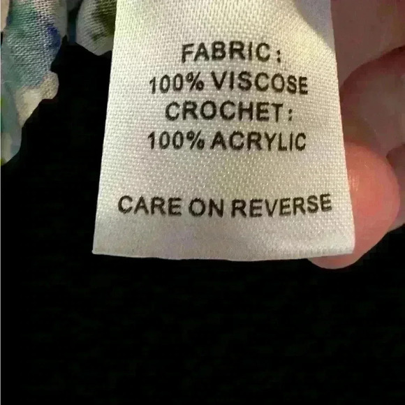 Kamana Floral Tunic Top with Crochet Neckline, cuffs, and Hemline Size L - Picture 7 of 9